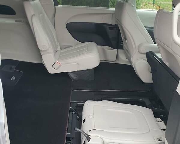 Серый Крайслер Пасифик, объемом двигателя 3.6 л и пробегом 85 тыс. км за 18999 $, фото 45 на Automoto.ua