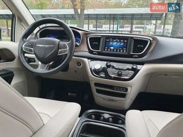 Серый Крайслер Пасифик, объемом двигателя 3.6 л и пробегом 85 тыс. км за 18999 $, фото 31 на Automoto.ua