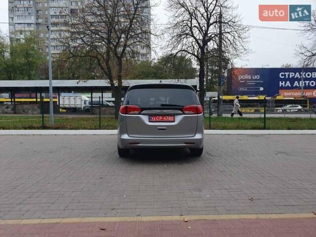 Серый Крайслер Пасифик, объемом двигателя 3.6 л и пробегом 85 тыс. км за 18999 $, фото 7 на Automoto.ua