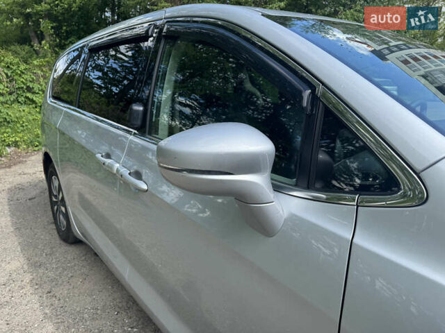 Серый Крайслер Пасифик, объемом двигателя 3.6 л и пробегом 185 тыс. км за 23200 $, фото 8 на Automoto.ua