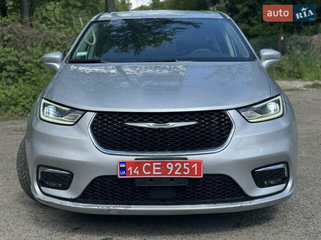 Серый Крайслер Пасифик, объемом двигателя 3.6 л и пробегом 185 тыс. км за 23200 $, фото 3 на Automoto.ua