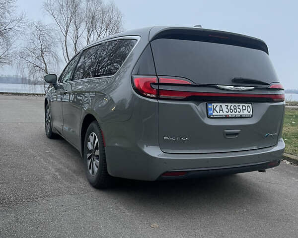 Серый Крайслер Пасифик, объемом двигателя 3.6 л и пробегом 93 тыс. км за 33800 $, фото 4 на Automoto.ua