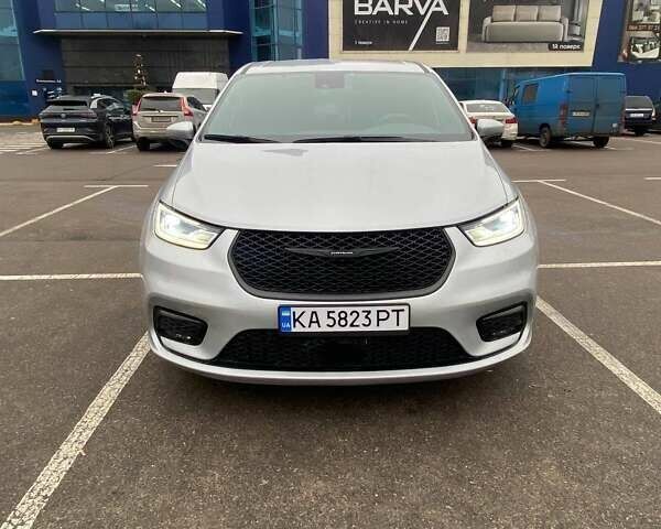 Серый Крайслер Пасифик, объемом двигателя 3.61 л и пробегом 133 тыс. км за 40800 $, фото 1 на Automoto.ua