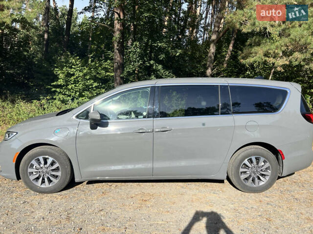 Сірий Крайслер Pacifica, об'ємом двигуна 3.6 л та пробігом 14 тис. км за 39900 $, фото 3 на Automoto.ua