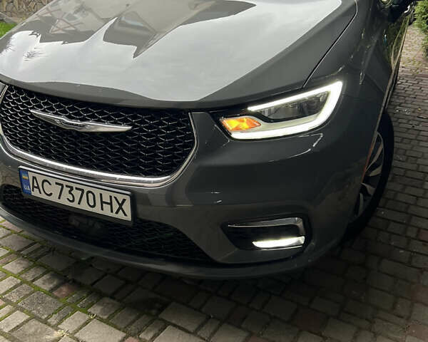 Сірий Крайслер Pacifica, об'ємом двигуна 3.6 л та пробігом 14 тис. км за 39900 $, фото 1 на Automoto.ua