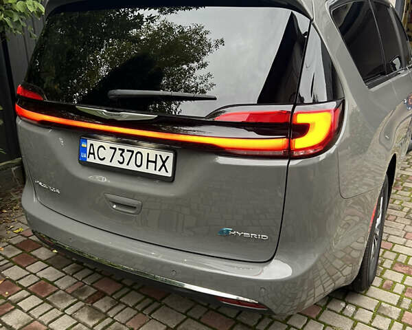 Сірий Крайслер Pacifica, об'ємом двигуна 3.6 л та пробігом 14 тис. км за 39900 $, фото 2 на Automoto.ua