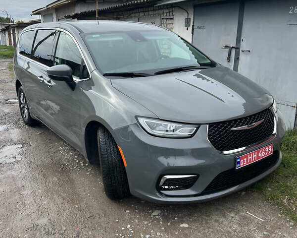 Сірий Крайслер Pacifica, об'ємом двигуна 3.6 л та пробігом 14 тис. км за 39900 $, фото 6 на Automoto.ua