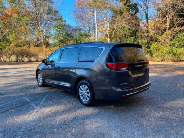 Серый Крайслер Пасифик, объемом двигателя 3.6 л и пробегом 54 тыс. км за 6500 $, фото 6 на Automoto.ua