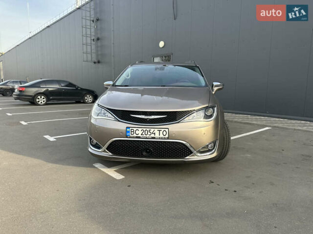 Сірий Крайслер Pacifica, об'ємом двигуна 3.6 л та пробігом 111 тис. км за 21000 $, фото 17 на Automoto.ua