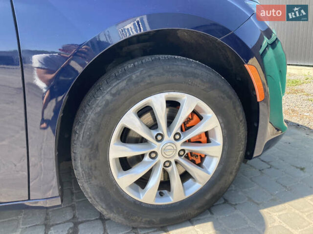 Синий Крайслер Пасифик, объемом двигателя 3.6 л и пробегом 115 тыс. км за 19999 $, фото 9 на Automoto.ua