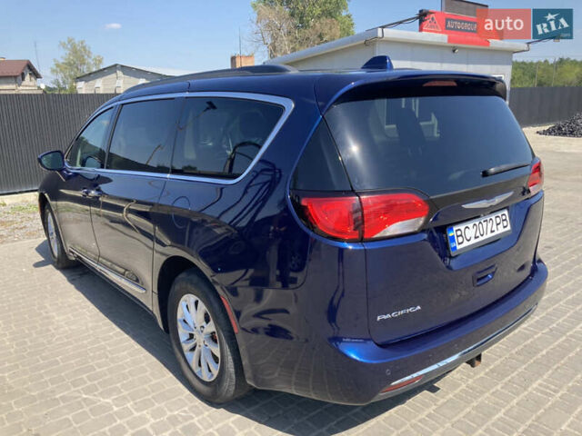 Синий Крайслер Пасифик, объемом двигателя 3.6 л и пробегом 115 тыс. км за 19999 $, фото 5 на Automoto.ua