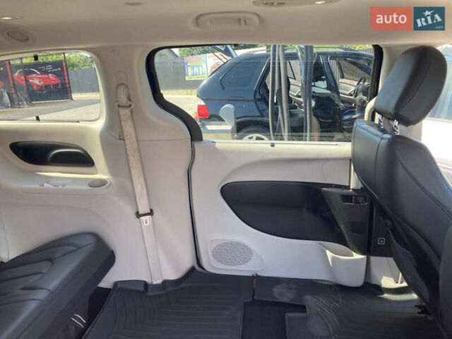 Синий Крайслер Пасифик, объемом двигателя 3.6 л и пробегом 115 тыс. км за 19999 $, фото 16 на Automoto.ua