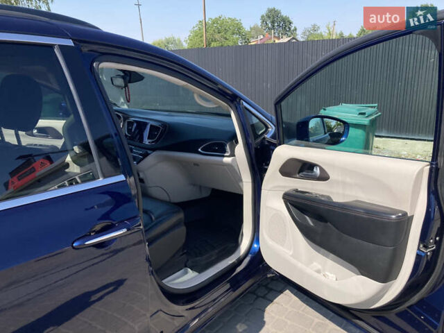 Синій Крайслер Pacifica, об'ємом двигуна 3.6 л та пробігом 130 тис. км за 17500 $, фото 18 на Automoto.ua