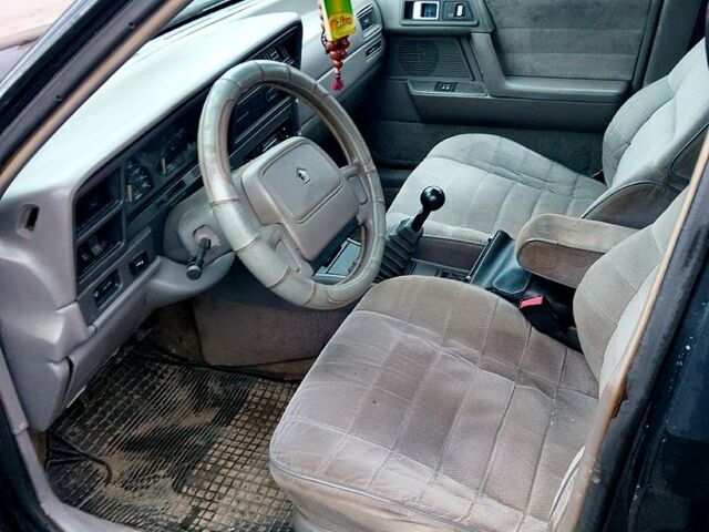 Черный Крайслер Саратога, объемом двигателя 2.5 л и пробегом 0 тыс. км за 1600 $, фото 6 на Automoto.ua