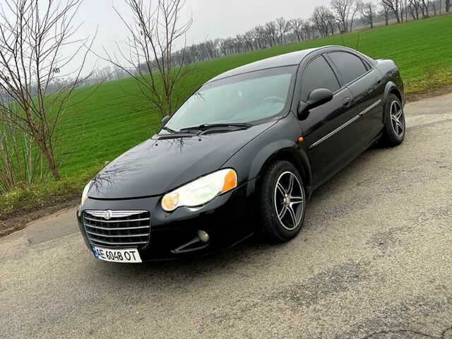 Черный Крайслер Себринг, объемом двигателя 2 л и пробегом 290 тыс. км за 3950 $, фото 6 на Automoto.ua