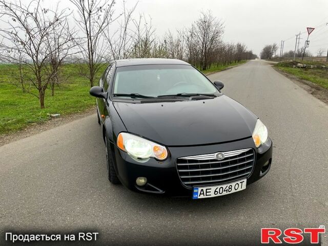 Черный Крайслер Себринг, объемом двигателя 2 л и пробегом 290 тыс. км за 3950 $, фото 3 на Automoto.ua