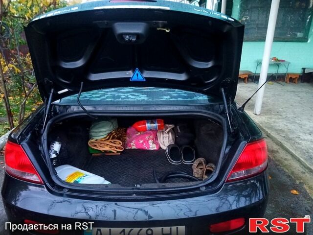 Черный Крайслер Себринг, объемом двигателя 2.7 л и пробегом 250 тыс. км за 3500 $, фото 4 на Automoto.ua