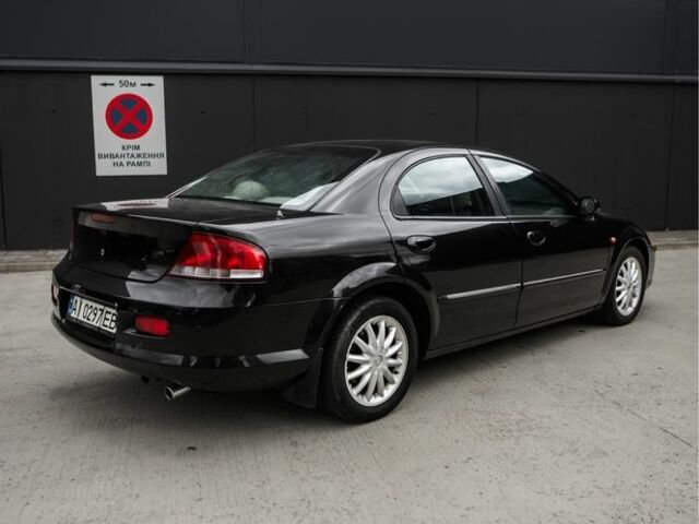 Черный Крайслер Себринг, объемом двигателя 2.7 л и пробегом 255 тыс. км за 2500 $, фото 7 на Automoto.ua