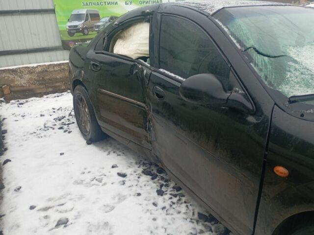 Черный Крайслер Себринг, объемом двигателя 2.7 л и пробегом 250 тыс. км за 1630 $, фото 5 на Automoto.ua