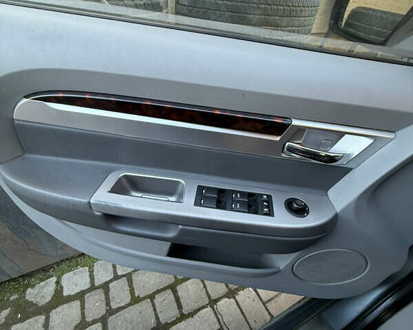 Крайслер Себринг, объемом двигателя 2.4 л и пробегом 180 тыс. км за 5500 $, фото 5 на Automoto.ua