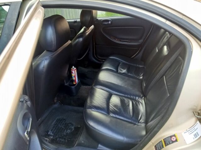 Желтый Крайслер Себринг, объемом двигателя 0 л и пробегом 250 тыс. км за 2798 $, фото 1 на Automoto.ua