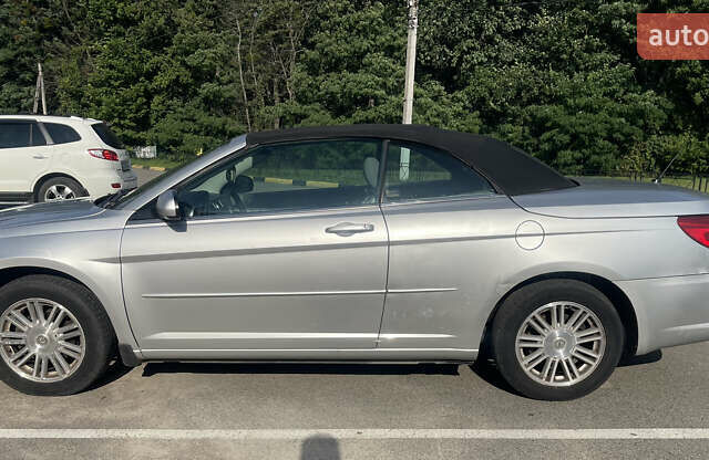 Серый Крайслер Себринг, объемом двигателя 2.74 л и пробегом 118 тыс. км за 4700 $, фото 7 на Automoto.ua