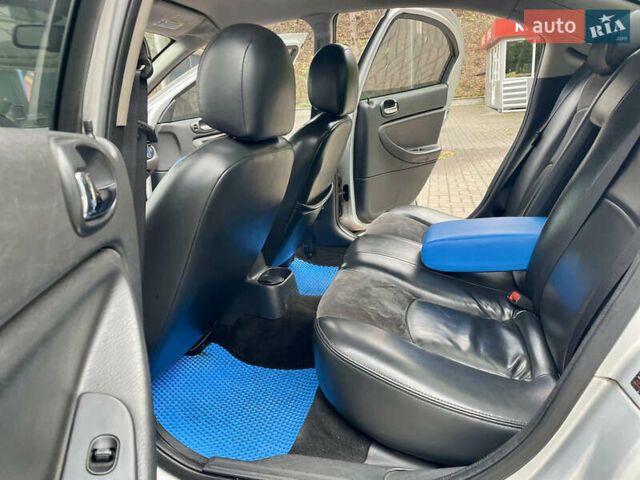 Серый Крайслер Себринг, объемом двигателя 2.7 л и пробегом 358 тыс. км за 3199 $, фото 44 на Automoto.ua