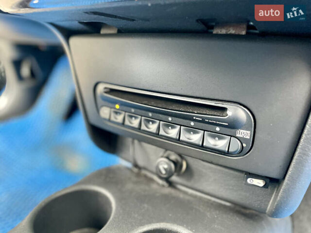 Серый Крайслер Себринг, объемом двигателя 2.7 л и пробегом 358 тыс. км за 3199 $, фото 26 на Automoto.ua