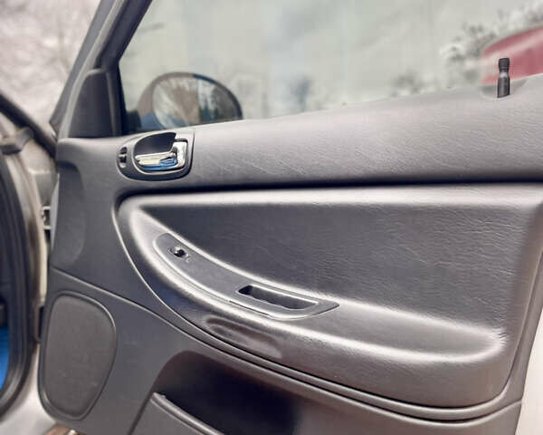 Серый Крайслер Себринг, объемом двигателя 2.7 л и пробегом 358 тыс. км за 3199 $, фото 32 на Automoto.ua