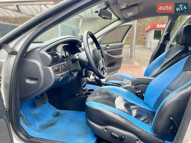 Серый Крайслер Себринг, объемом двигателя 2.7 л и пробегом 358 тыс. км за 3199 $, фото 40 на Automoto.ua