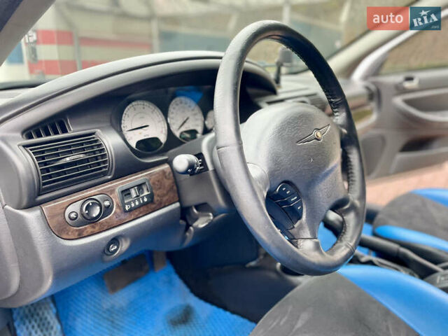 Серый Крайслер Себринг, объемом двигателя 2.7 л и пробегом 358 тыс. км за 3199 $, фото 42 на Automoto.ua