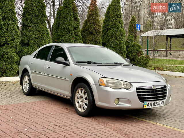 Серый Крайслер Себринг, объемом двигателя 2.7 л и пробегом 358 тыс. км за 3199 $, фото 5 на Automoto.ua