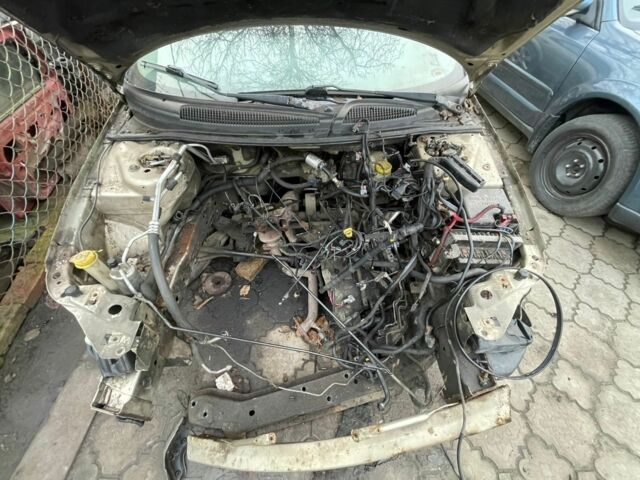 Серый Крайслер Себринг, объемом двигателя 0 л и пробегом 350 тыс. км за 947 $, фото 4 на Automoto.ua