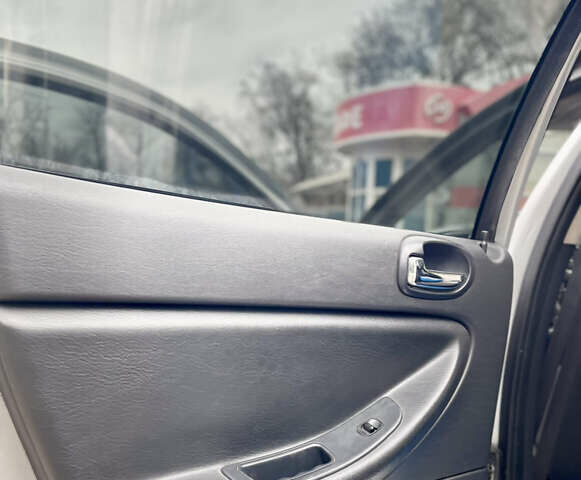 Серый Крайслер Себринг, объемом двигателя 2.7 л и пробегом 358 тыс. км за 3199 $, фото 43 на Automoto.ua