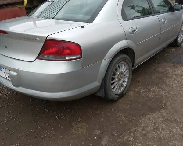 Серый Крайслер Себринг, объемом двигателя 2.7 л и пробегом 118 тыс. км за 3700 $, фото 2 на Automoto.ua