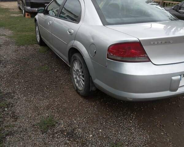 Серый Крайслер Себринг, объемом двигателя 2.7 л и пробегом 118 тыс. км за 3700 $, фото 4 на Automoto.ua