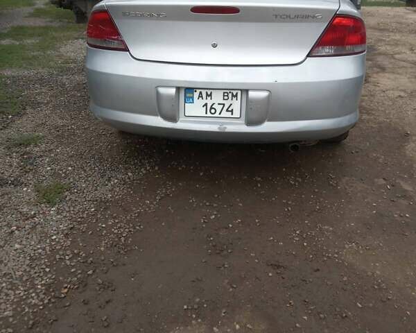 Серый Крайслер Себринг, объемом двигателя 2.7 л и пробегом 118 тыс. км за 3700 $, фото 5 на Automoto.ua