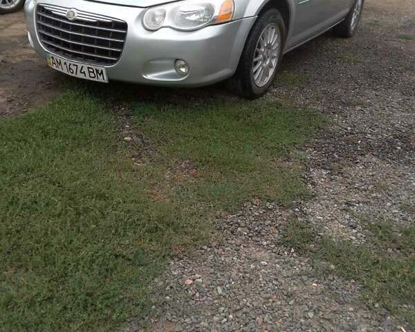 Серый Крайслер Себринг, объемом двигателя 2.7 л и пробегом 118 тыс. км за 3700 $, фото 1 на Automoto.ua