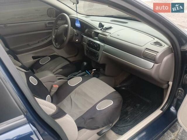 Синій Крайслер Себрінг, об'ємом двигуна 2.7 л та пробігом 225 тис. км за 3700 $, фото 7 на Automoto.ua