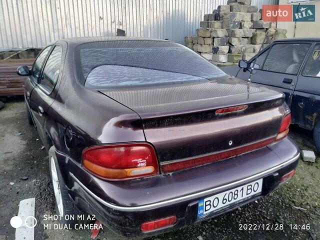 Белый Крайслер Статус, объемом двигателя 2.5 л и пробегом 260 тыс. км за 1100 $, фото 3 на Automoto.ua