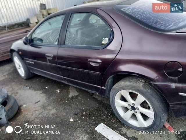 Белый Крайслер Статус, объемом двигателя 2.5 л и пробегом 260 тыс. км за 1100 $, фото 2 на Automoto.ua