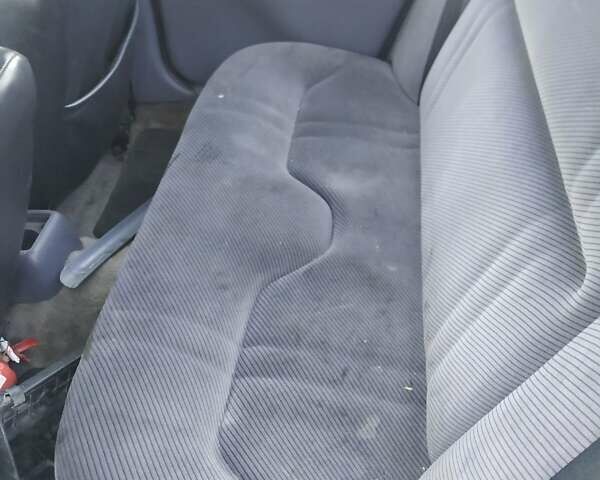 Белый Крайслер Статус, объемом двигателя 2.5 л и пробегом 260 тыс. км за 1100 $, фото 5 на Automoto.ua