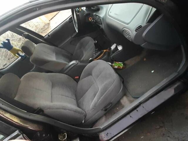 Червоний Крайслер Stratus, об'ємом двигуна 2 л та пробігом 330 тис. км за 2100 $, фото 1 на Automoto.ua