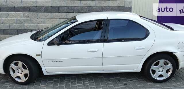 Крайслер Stratus, об'ємом двигуна 2.5 л та пробігом 321 тис. км за 1999 $, фото 5 на Automoto.ua