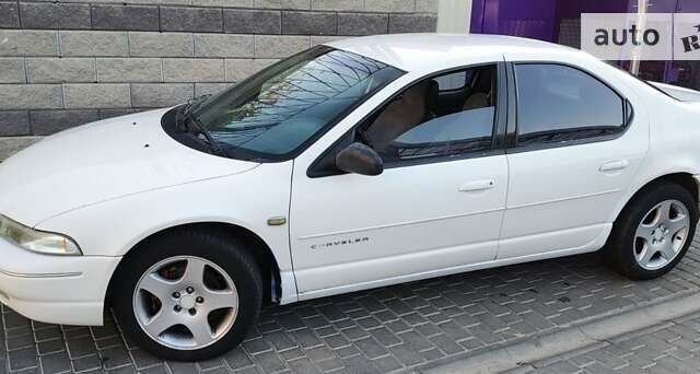 Крайслер Stratus, об'ємом двигуна 2.5 л та пробігом 321 тис. км за 1999 $, фото 3 на Automoto.ua