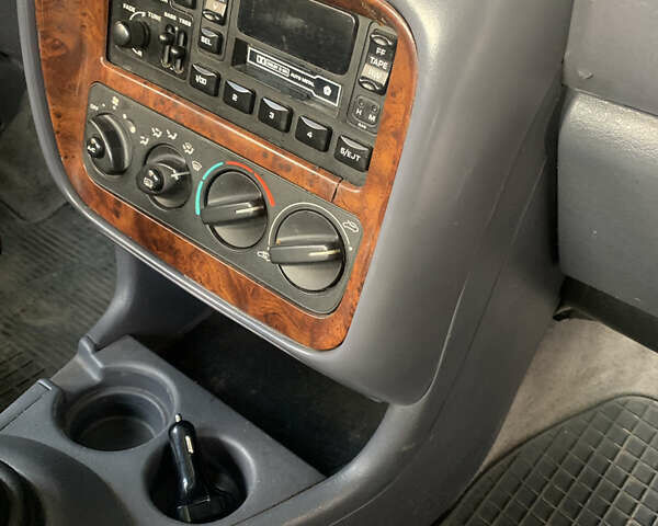 Сірий Крайслер Stratus, об'ємом двигуна 2 л та пробігом 370 тис. км за 1750 $, фото 9 на Automoto.ua