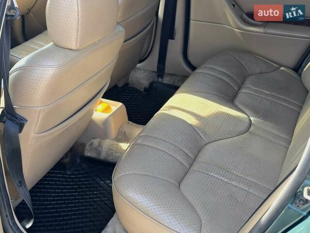 Зелений Крайслер Stratus, об'ємом двигуна 2.5 л та пробігом 250 тис. км за 1500 $, фото 11 на Automoto.ua