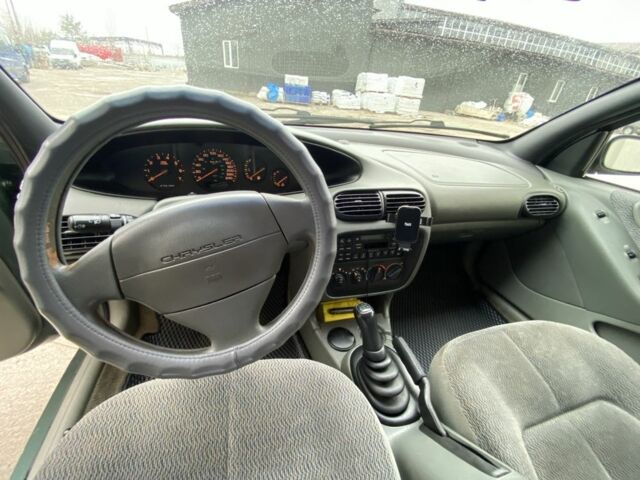 Зелений Крайслер Stratus, об'ємом двигуна 2 л та пробігом 142 тис. км за 3300 $, фото 19 на Automoto.ua