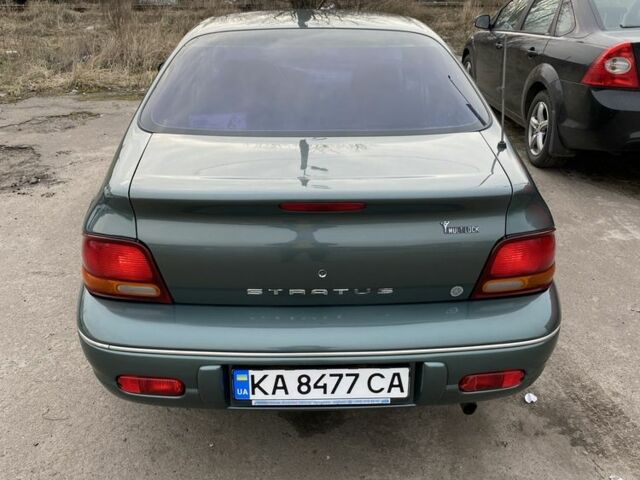 Зелений Крайслер Stratus, об'ємом двигуна 2 л та пробігом 142 тис. км за 3300 $, фото 4 на Automoto.ua