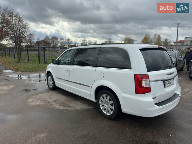 Білий Крайслер Town & Country, об'ємом двигуна 3.6 л та пробігом 225 тис. км за 11300 $, фото 9 на Automoto.ua